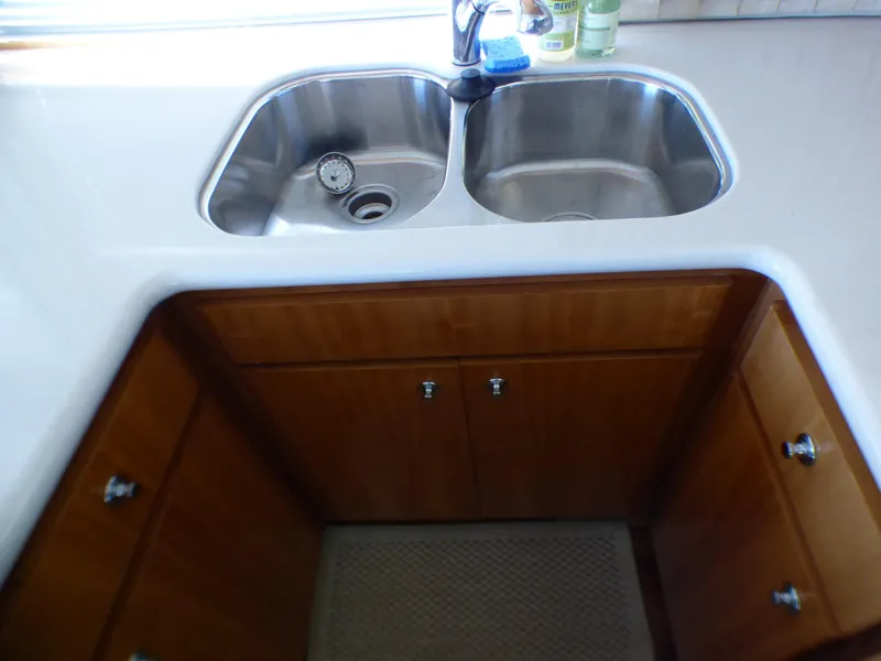 2006 Navigator 4800 Pilothouse/Sedan