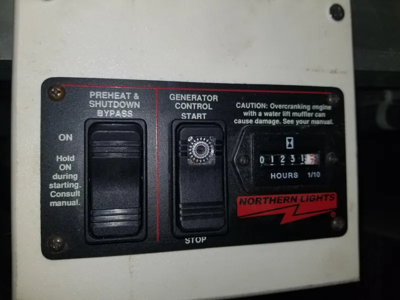 2006 Navigator 4800 Pilothouse/Sedan