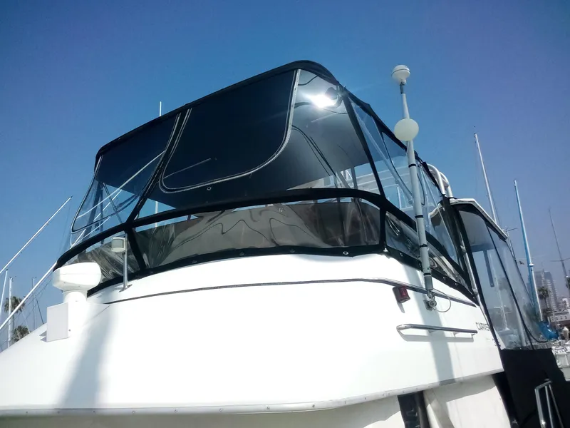 1995 Carver 325 Aft Cabin Motor Yacht
