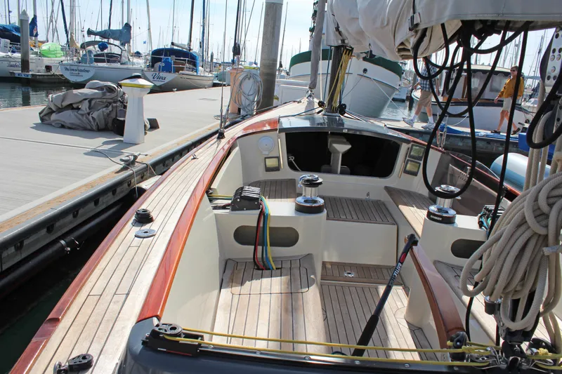 Cockpit to companionway