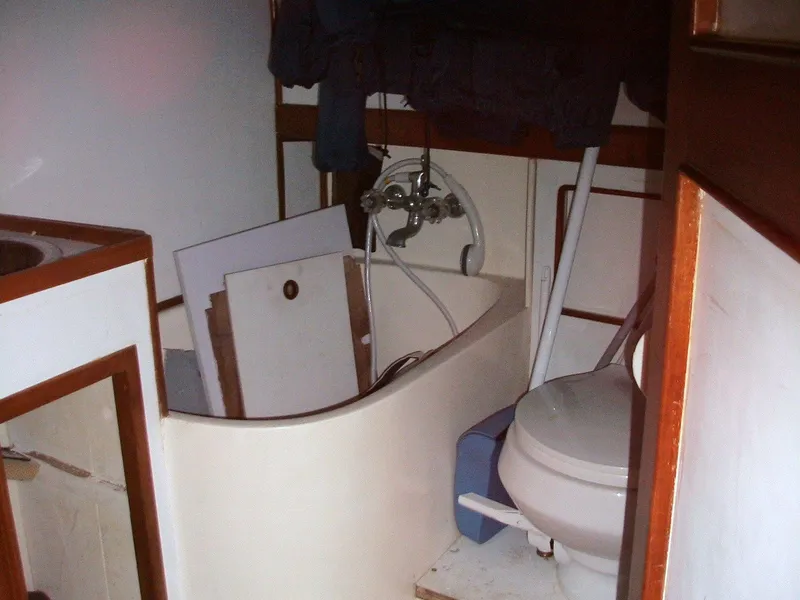 1980 Hershine Aft Cabin