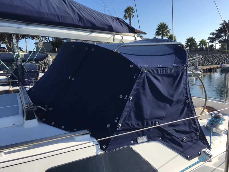1990 Hunter 35.5