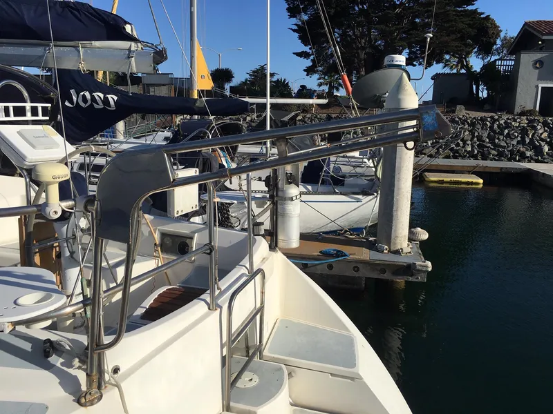 1990 Hunter 35.5