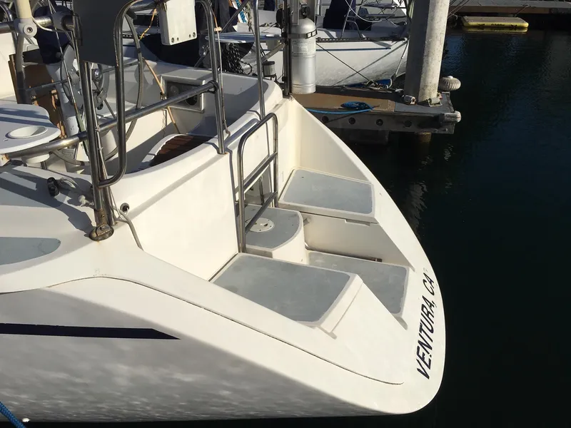 1990 Hunter 35.5
