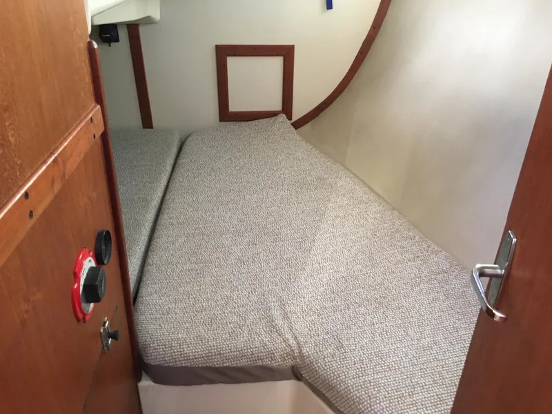 1990 Hunter 35.5