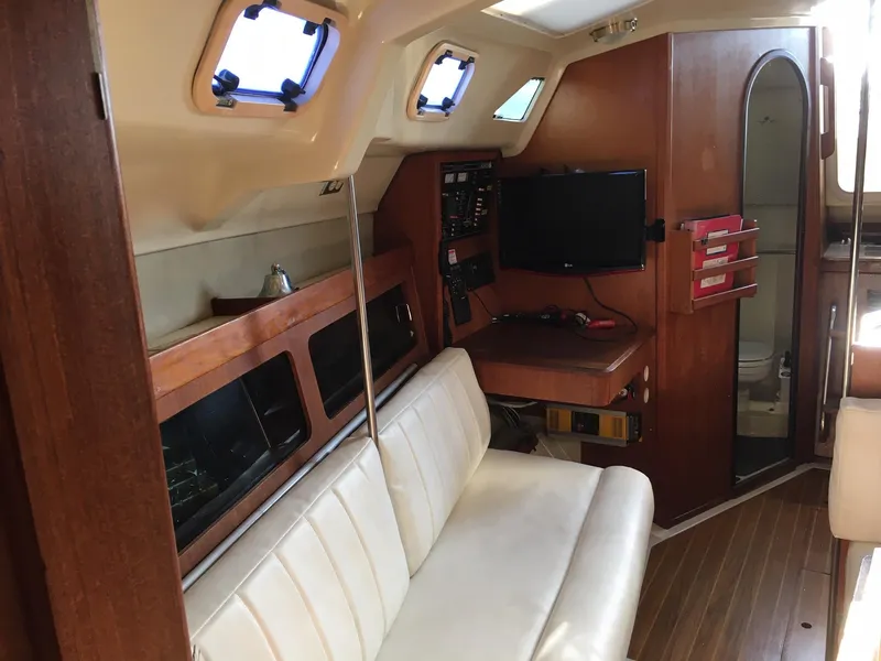 1990 Hunter 35.5