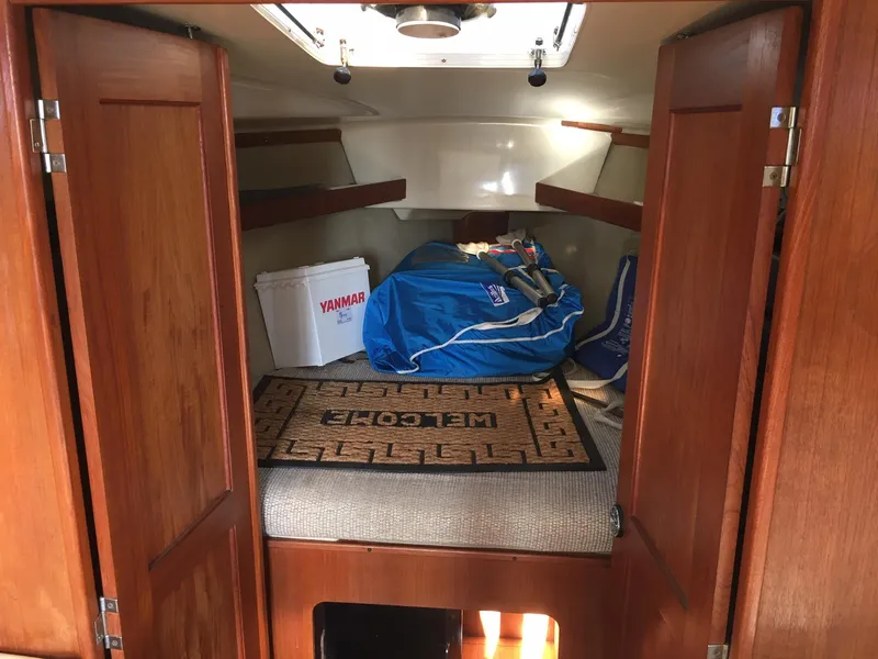 1990 Hunter 35.5