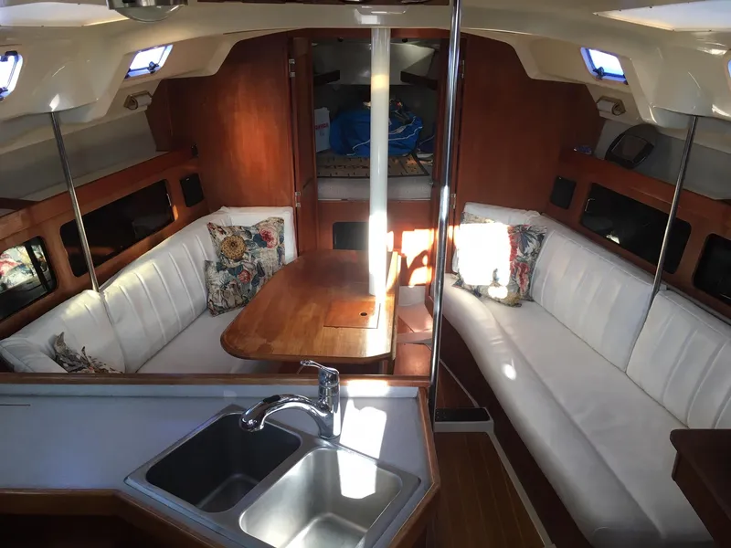 1990 Hunter 35.5