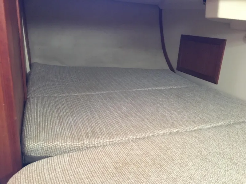 1990 Hunter 35.5