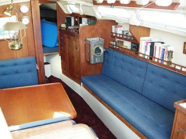 1983 Catalina 30