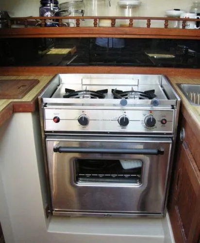 1983 Catalina 30