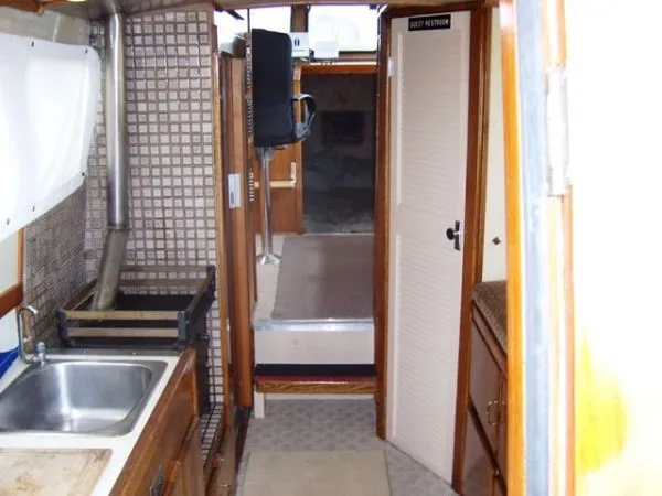 1989 World Marine Monk Custom Cutter