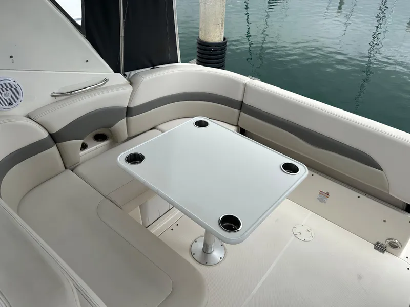 Cockpit Dinette