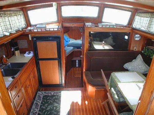 1976 Islander Freeport
