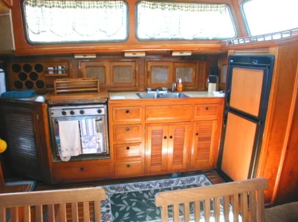 1976 Islander Freeport