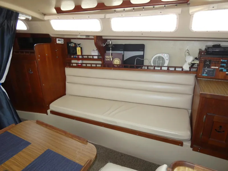 1982 Catalina 30