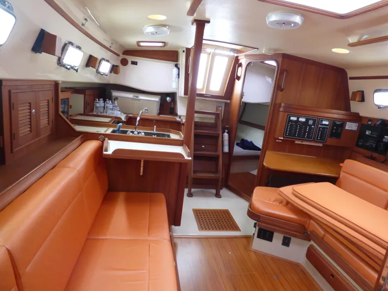 Salon aft view