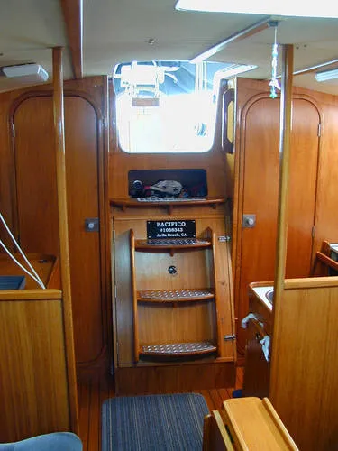 1985 Jeanneau Sun Shine 38