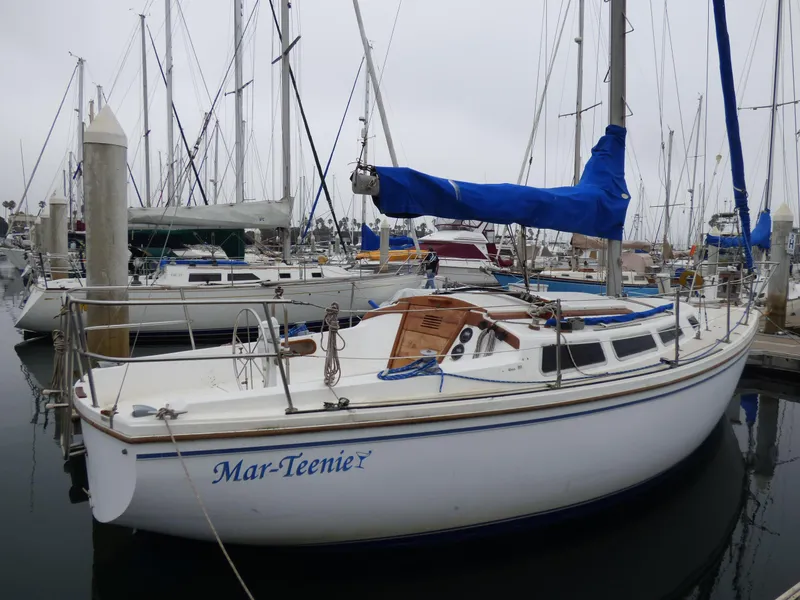 1983 Catalina 30