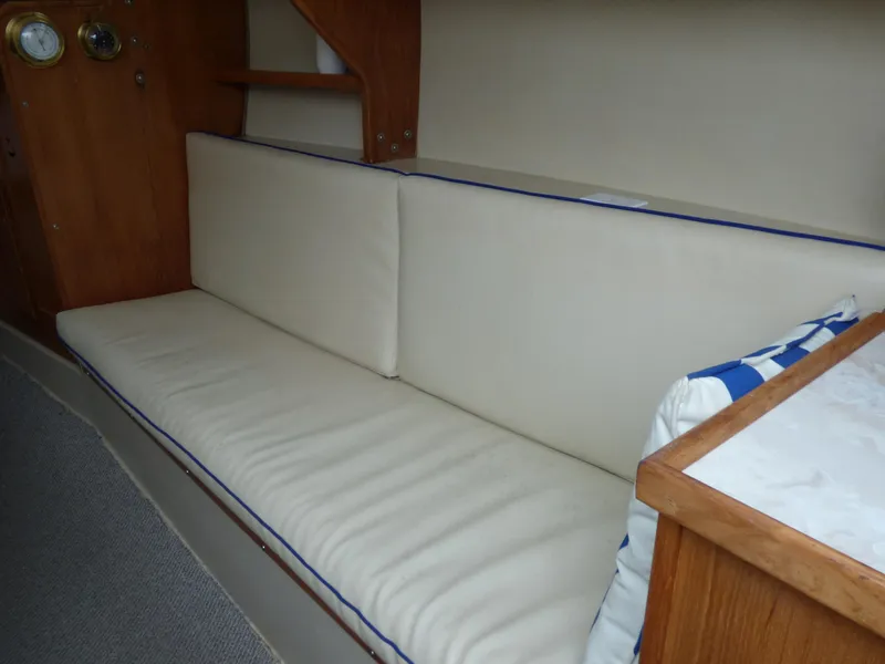 1983 Catalina 30