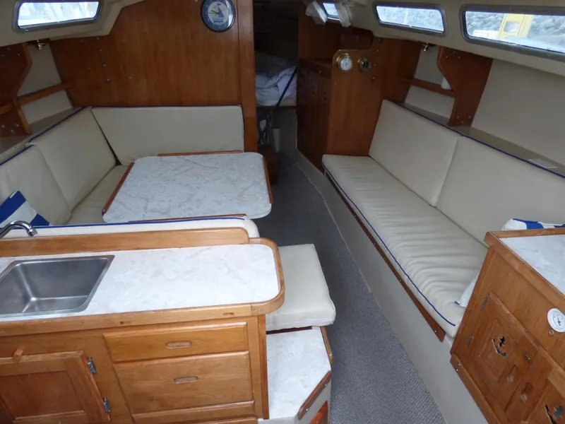 1983 Catalina 30