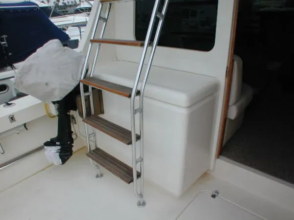 1992 Luhrs 350 Convertible