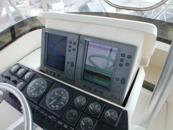 1992 Luhrs 350 Convertible
