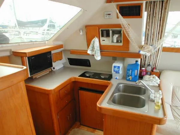 1992 Luhrs 350 Convertible