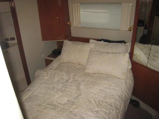 1998 Sea Ray 420 Aft Cabin
