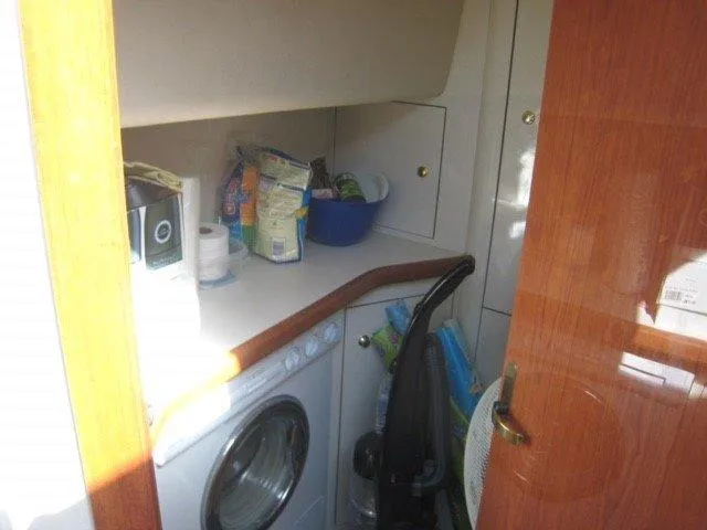 1998 Sea Ray 420 Aft Cabin