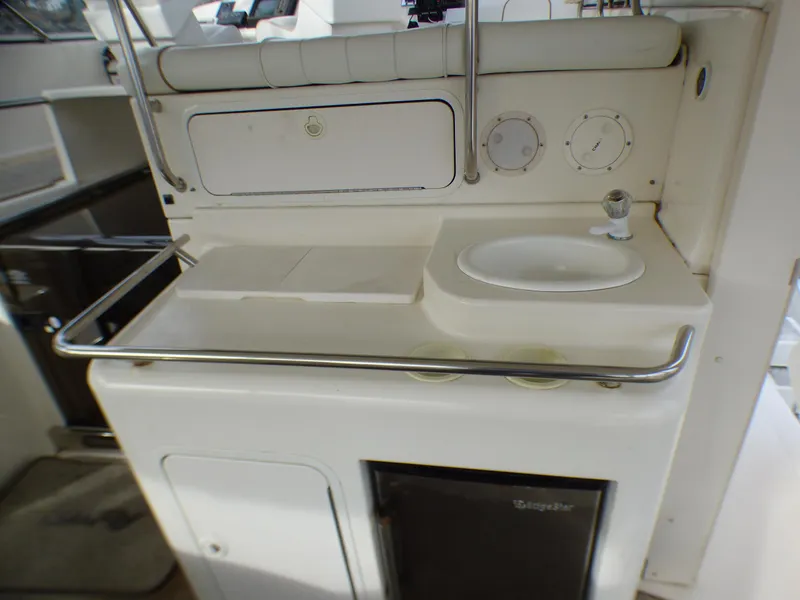 1998 Sea Ray 420 Aft Cabin