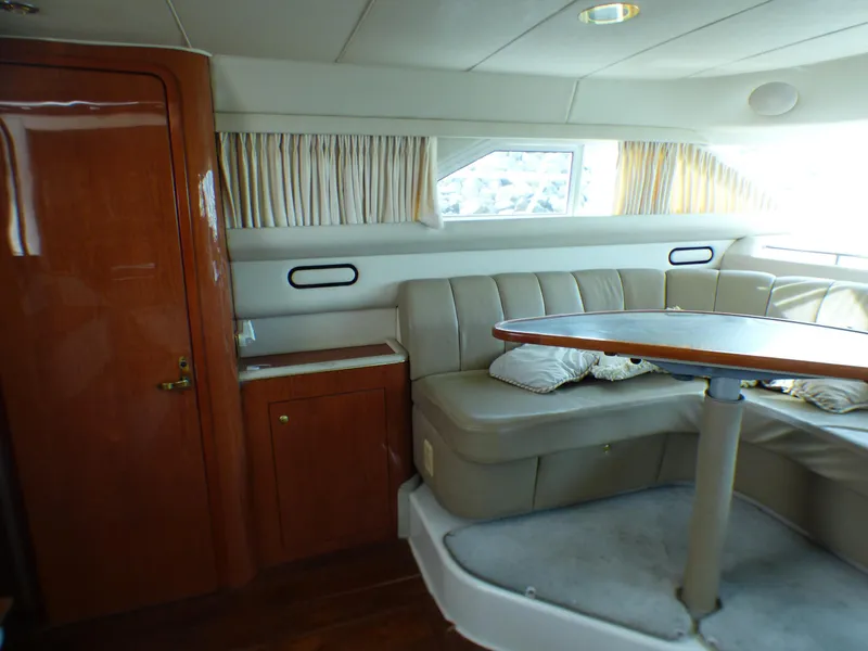 1998 Sea Ray 420 Aft Cabin