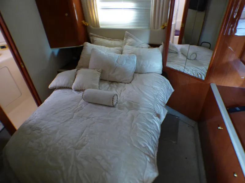 1998 Sea Ray 420 Aft Cabin