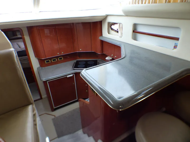 1998 Sea Ray 420 Aft Cabin