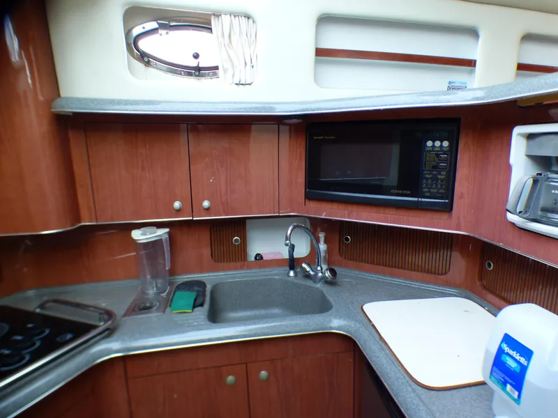 1998 Sea Ray 420 Aft Cabin