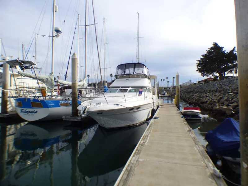1998 Sea Ray 420 Aft Cabin
