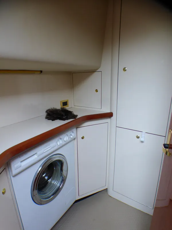 1998 Sea Ray 420 Aft Cabin