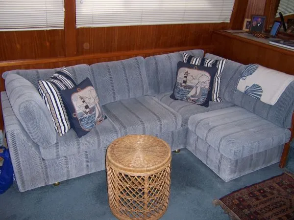 Salon seating to starboard