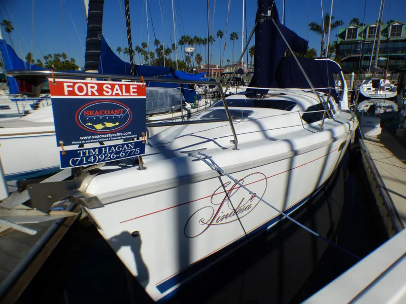 1998 Hunter 34 sailboat for sale at marina.