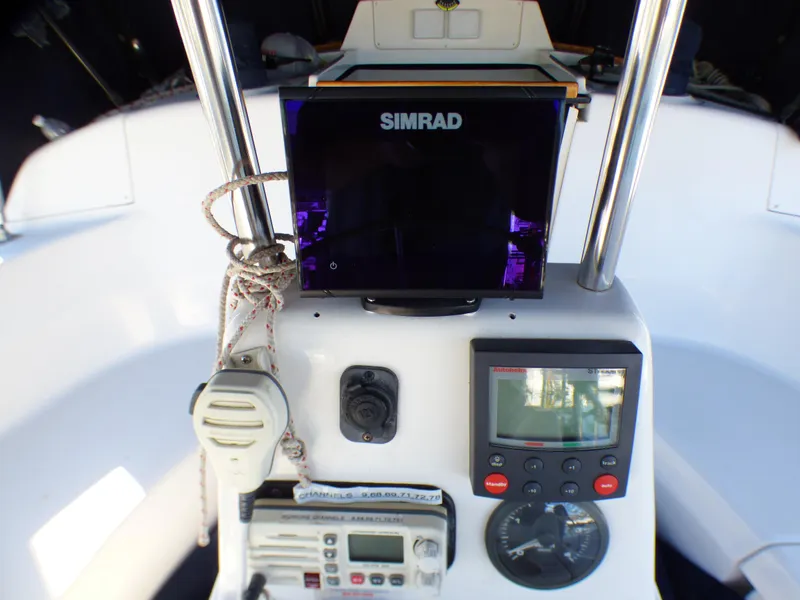 1998 Hunter 34 sailboat cockpit with Simrad electronics.
