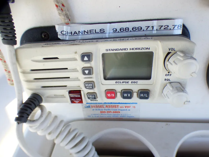 Standard Horizon radio on Hunter 34 boat, year 1998.