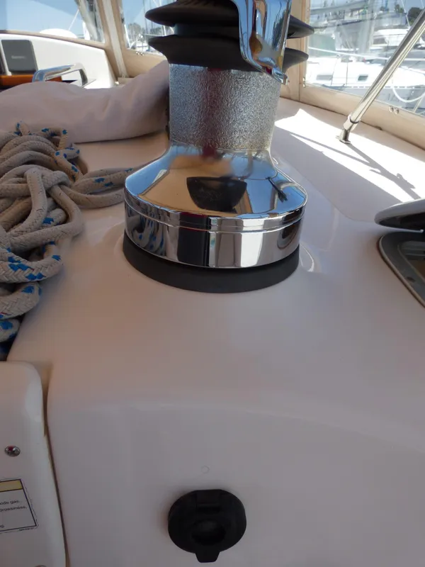 Starboard elect main winch