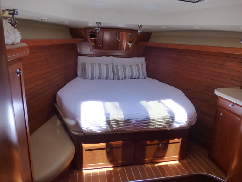 2009 Hunter 49