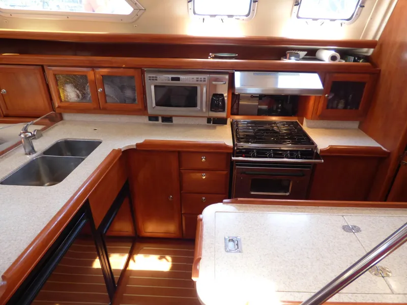 2009 Hunter 49