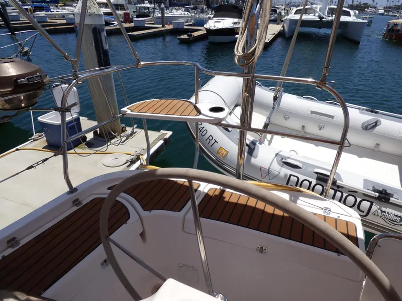 2009 Hunter 49