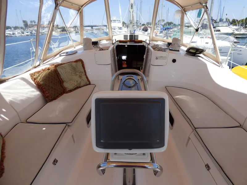 2009 Hunter 49