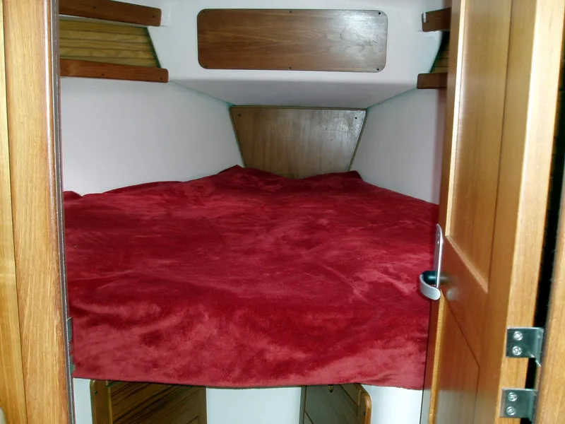 Vee Berth