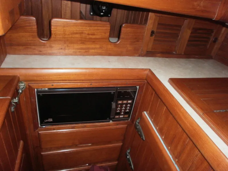 Galley microwave