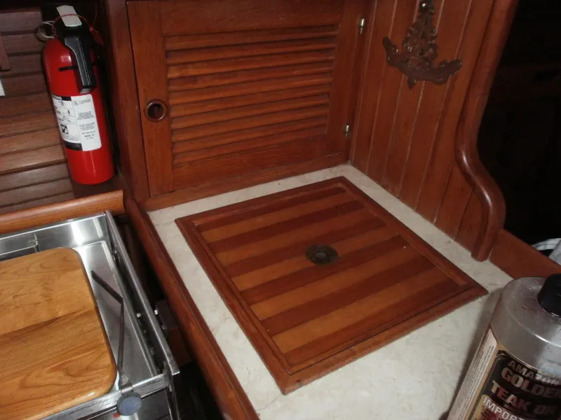 Refrigeration box cover