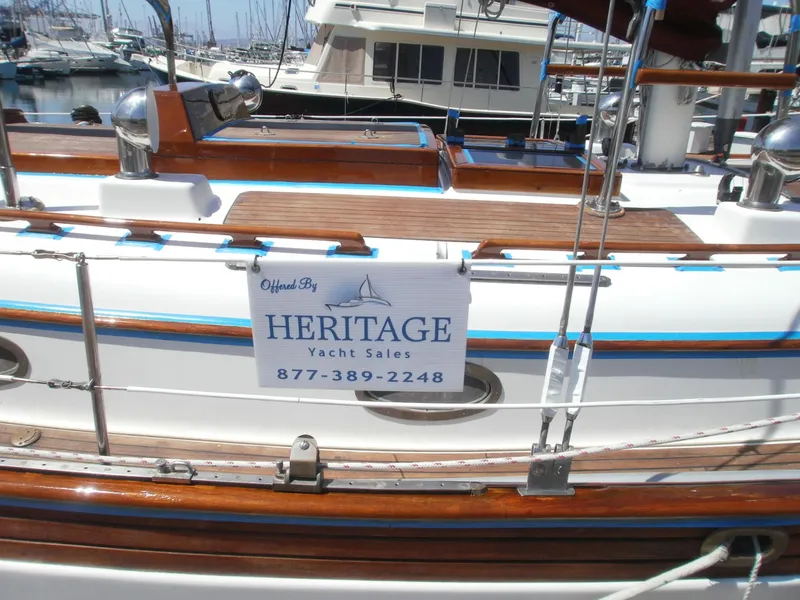 OFFERED BY HERITAGE YACHT SALES